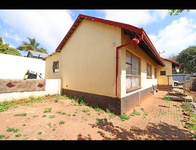 6 BEDROOM HOUSE FOR SALE IN WESTDENE